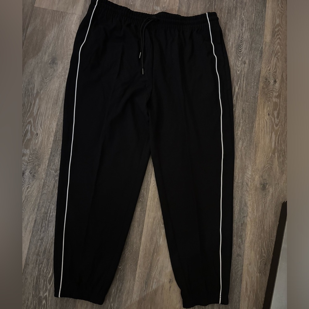 Xersion Relaxed Fit Black Pants with White Piping Sz XL - Picture 9 of 9